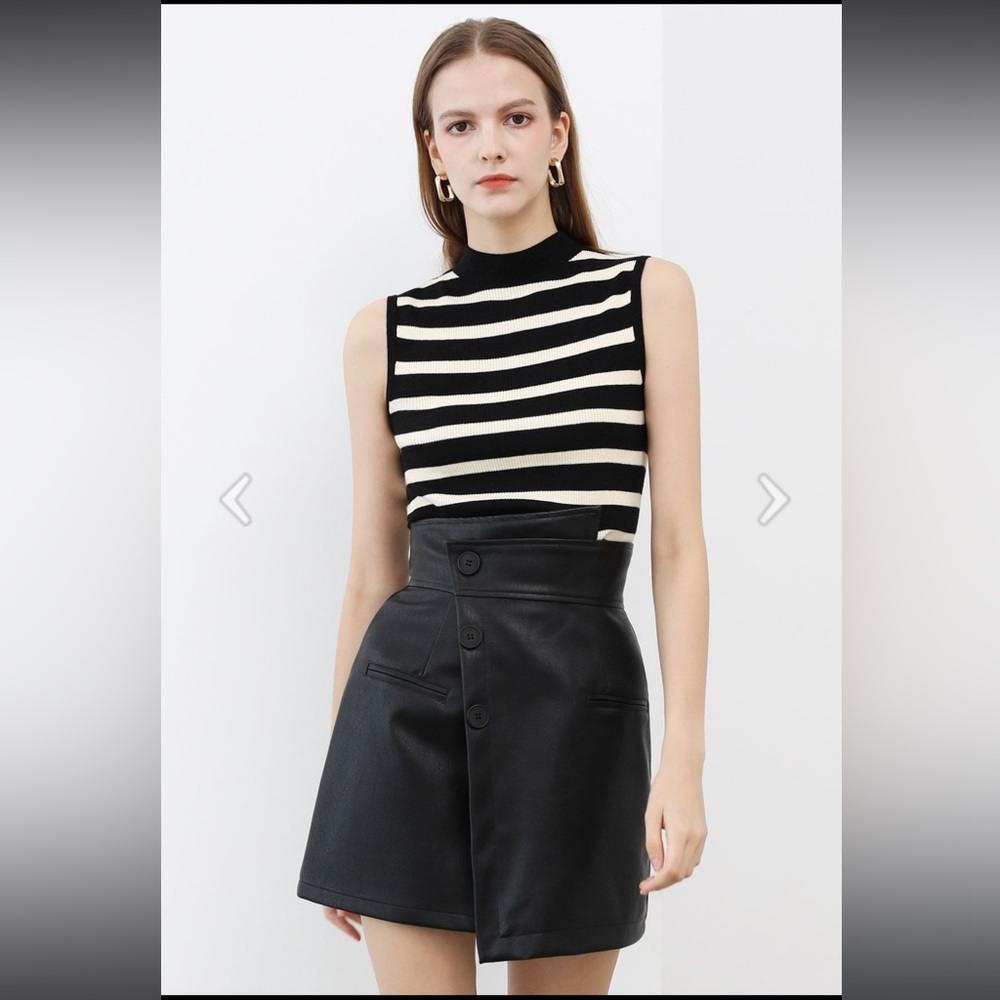 FAUX LEATHER ASYMMETRIC BUTTONED FLAP MINI SKORT IN BLACK - Picture 10 of 10